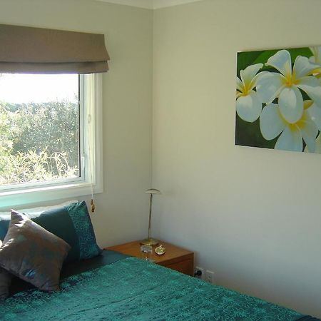 Vista Del Sol Villa Te Horo Room photo